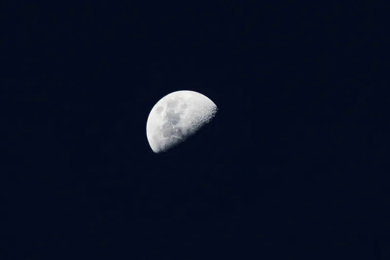 Cosmic Dead Zones: The Void of Course Moon Periods That Are Quietly Sabotaging Your Manifestation Practice